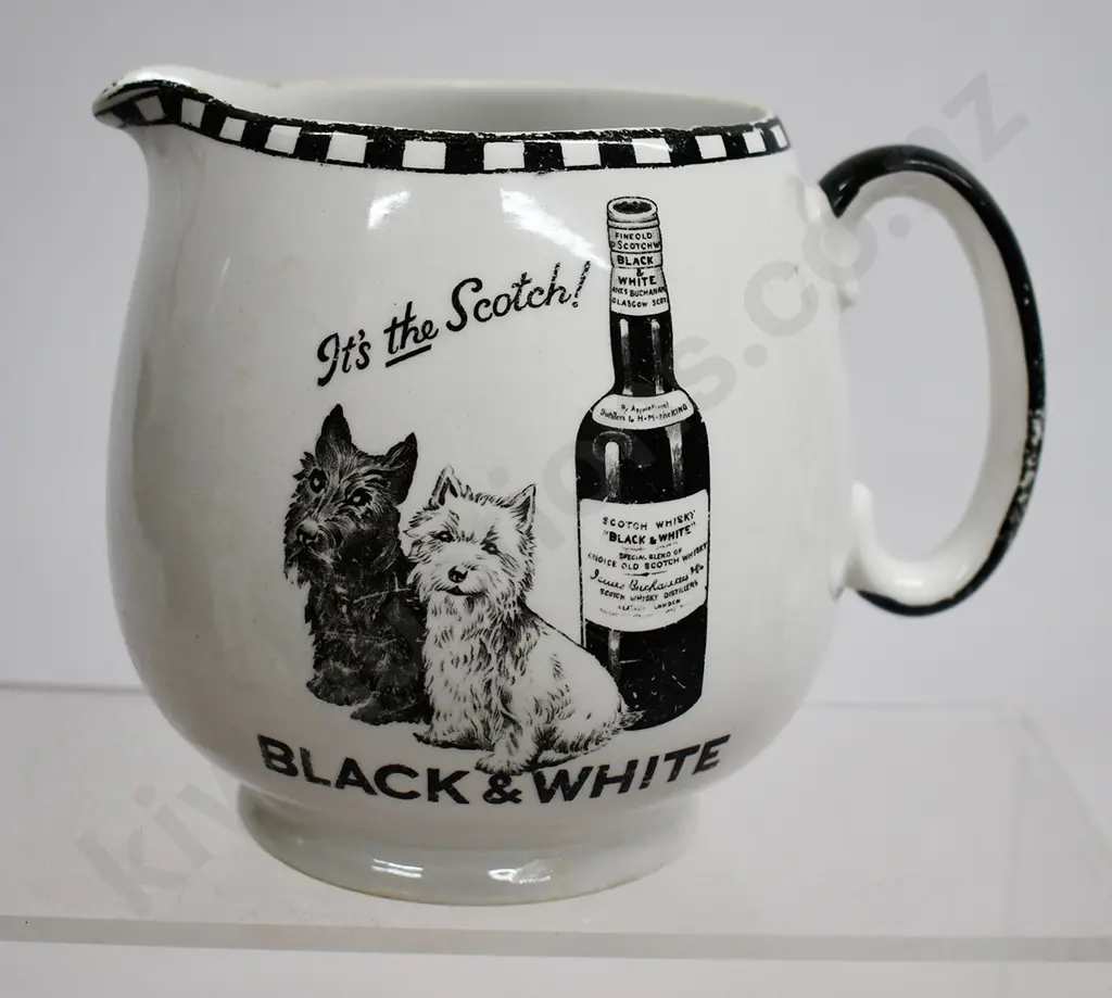 BLACK AND WHITE SCOTCH WHISKY JUG Image 1++
