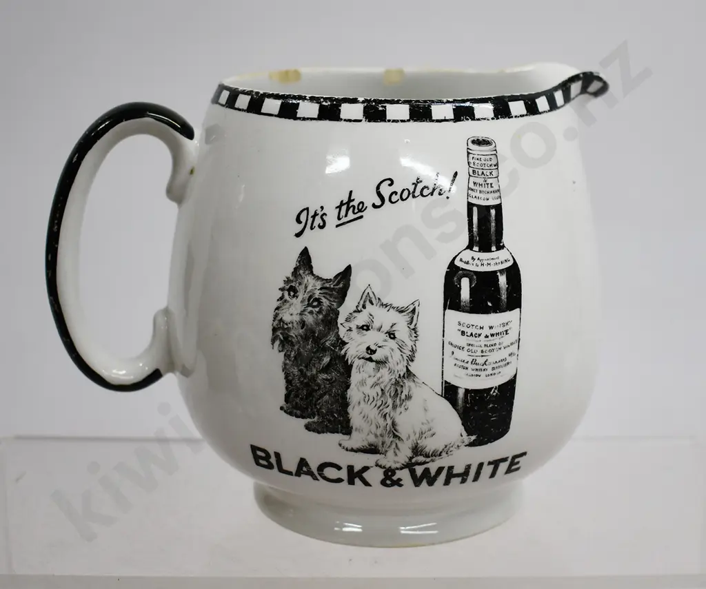 BLACK AND WHITE SCOTCH WHISKY JUG Image 1++