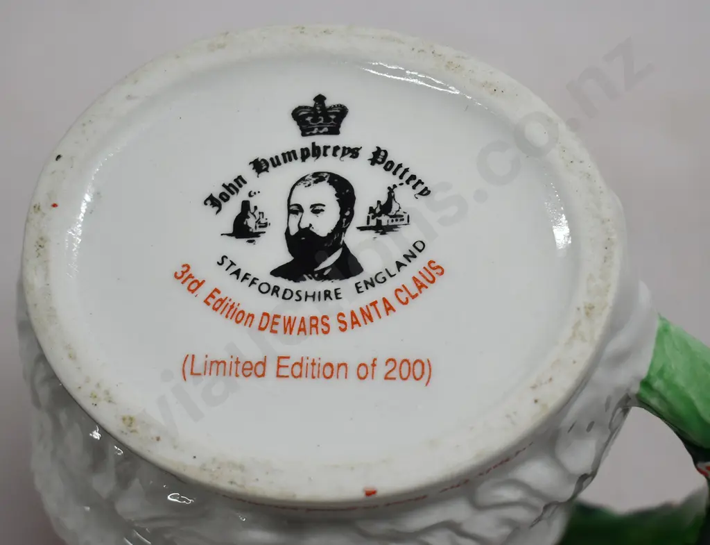 FATHER CHRISTMAS WHISKY WATER JUG Image 1++