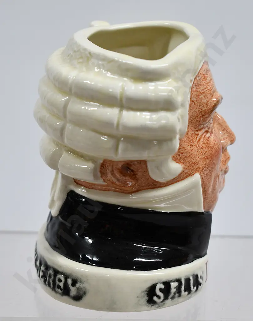 DEWARS BUZFUZ CHARACTER DECANTER Image 1++