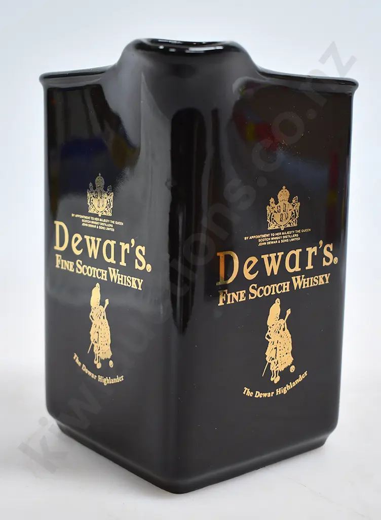 DEWAR'S FINE SCOTCH WHISKY WATER JUG Image 1++