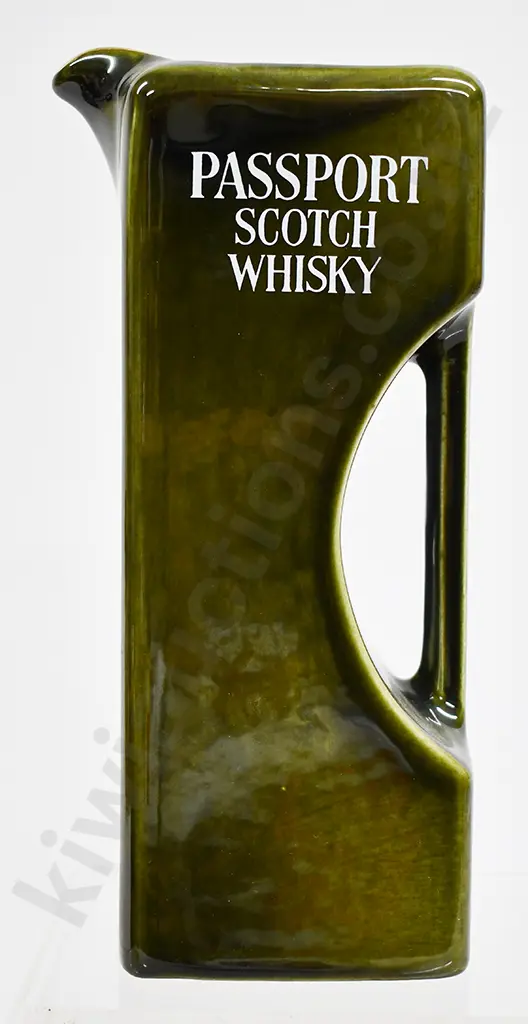 PASSPORT SCOTCH WHISKY JUG Image 1++