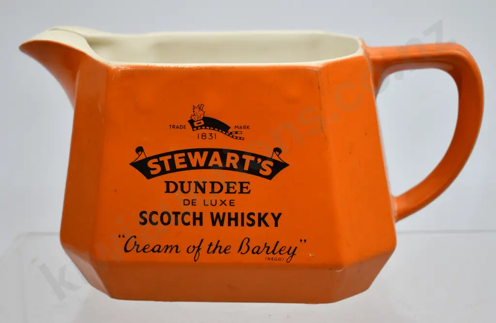 STEWART'S DUNDEE DE LUXE SCOTCH WHISKY JUG Image 1++