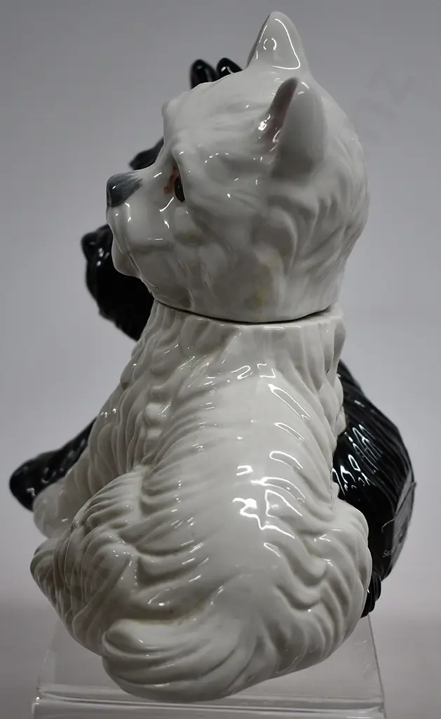 BLACK & WHITE SCOTCH WHISKY  DECANTER Image 1++