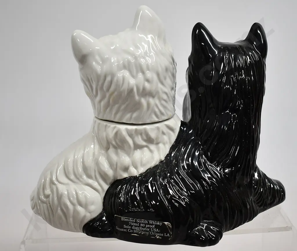 BLACK & WHITE SCOTCH WHISKY  DECANTER Image 1++