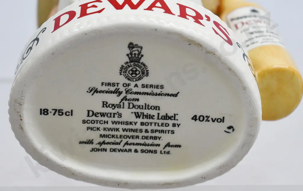 DEWARS CHARACTER DECANTER Image 1++
