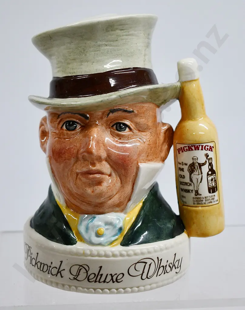 PICKWICK DELUXE WHISKY CHARACTER DECANTER Image 1++