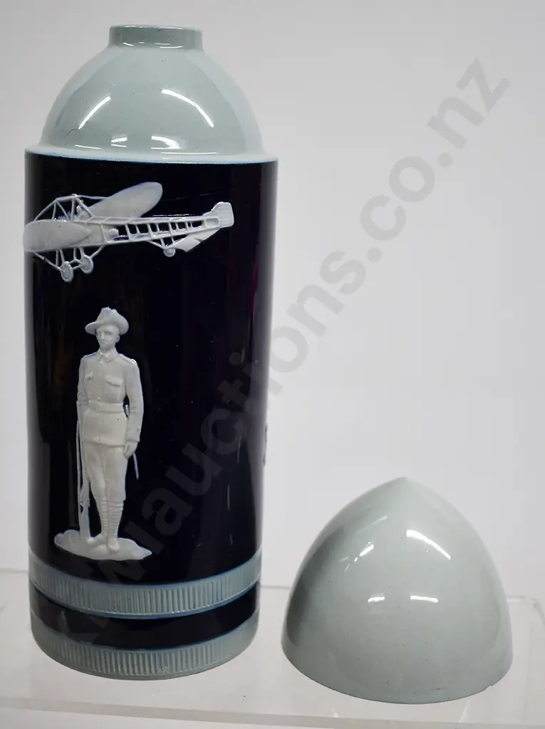 BUCHANAN'S WHISKY DECANTER NEW ZEALAND Image 1++