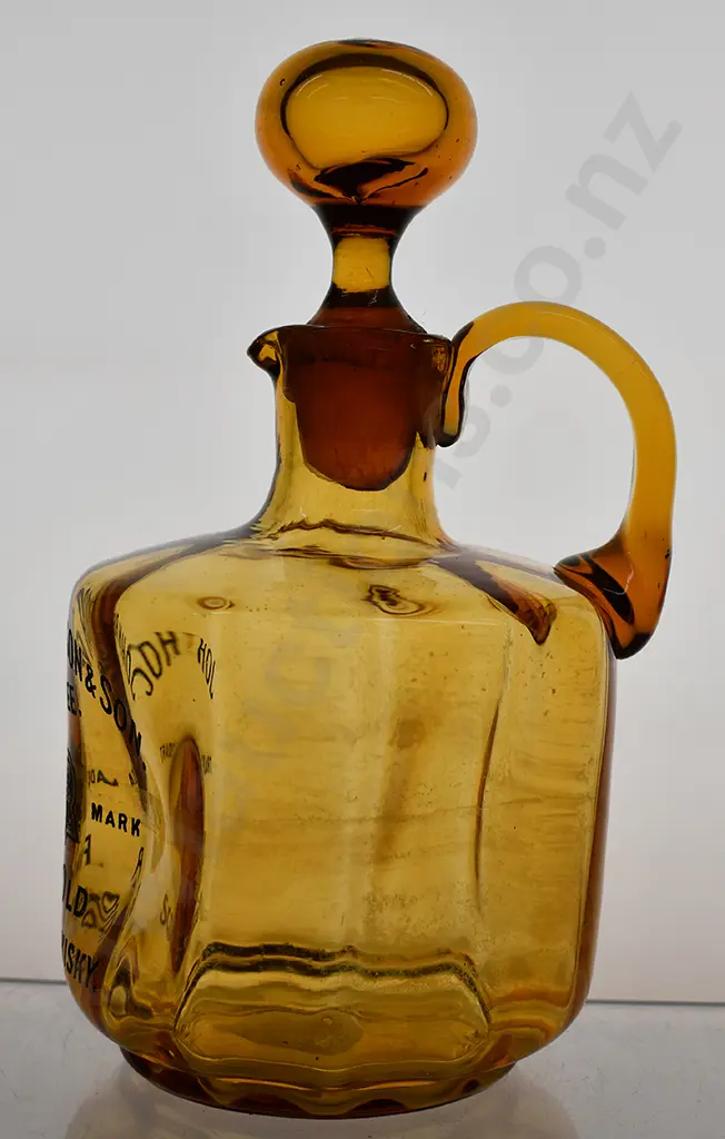 ROBERTSON DUNDEE GLASS DECANTER Image 1++