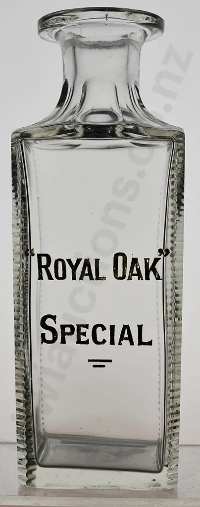 ROYAL OAK WHISKY DECANTER Image 1++