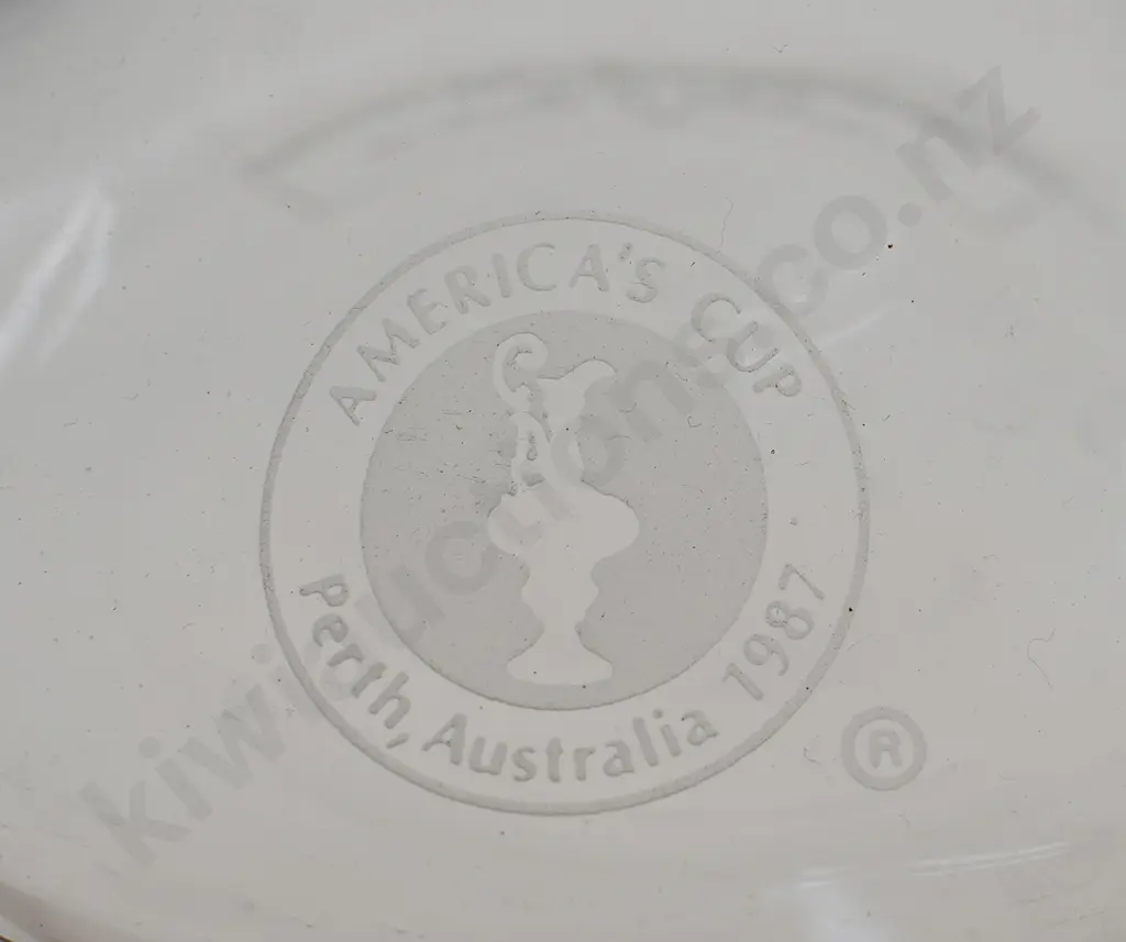 WHITE HORE AMERICA'S CUP SCOTCH WHISKY GLASS DECANTER Image 1++