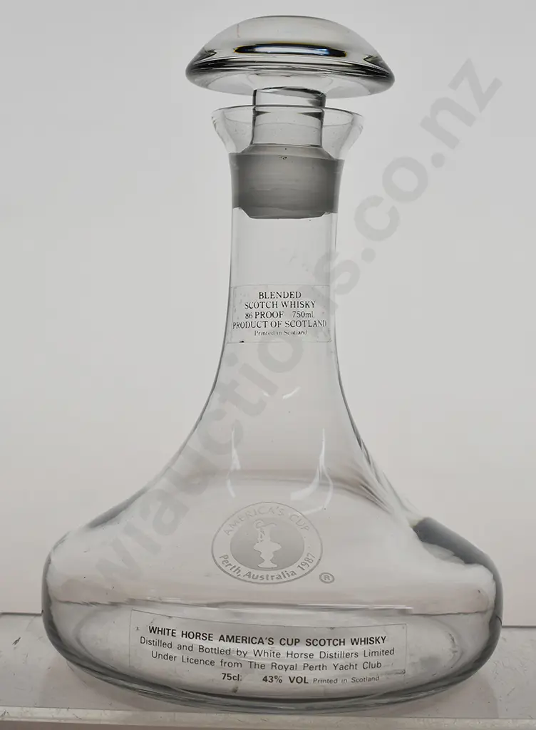 WHITE HORE AMERICA'S CUP SCOTCH WHISKY GLASS DECANTER Image 1++