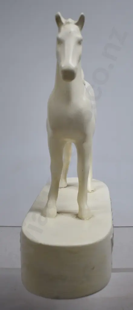 WHITE HORSE WHISKY FIGURE Image 1++