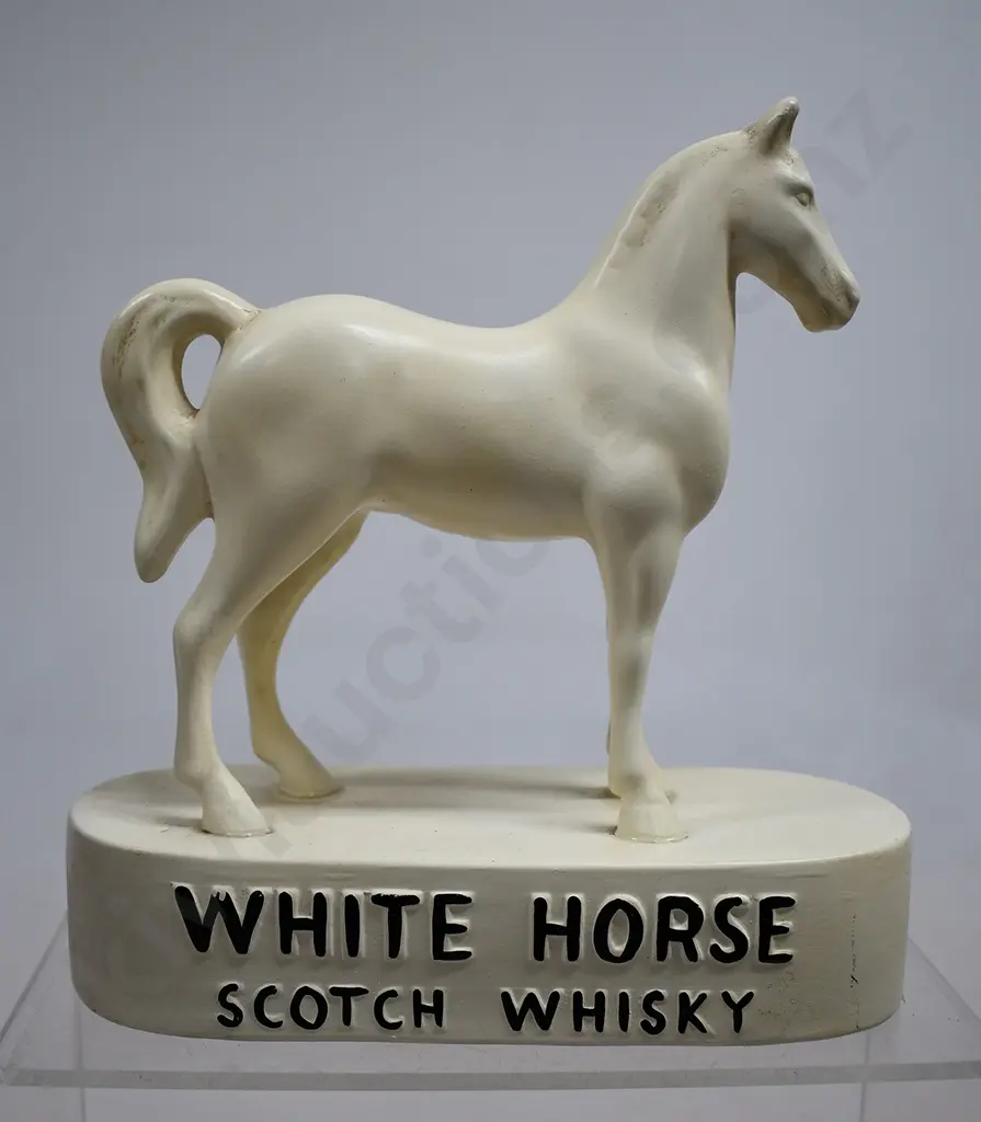 WHITE HORSE WHISKY FIGURE Image 1++