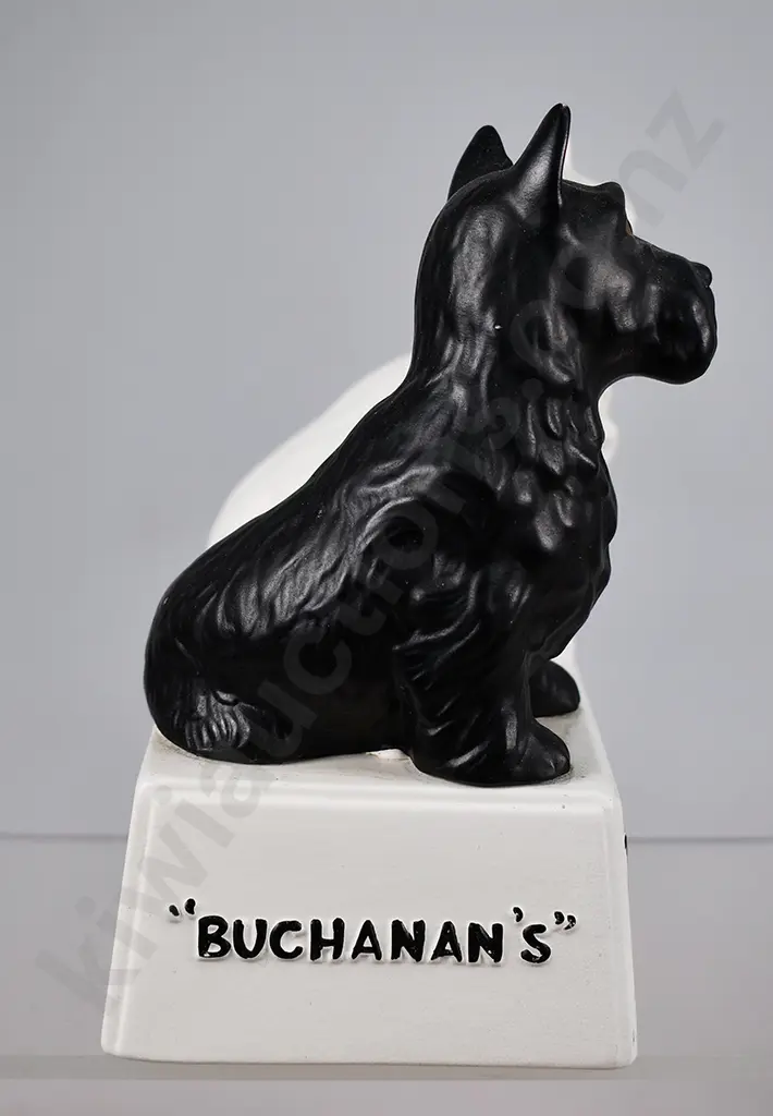 BLACK & WHITE SCOTCH WHISKY FIGURE Image 1++