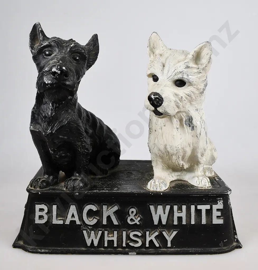 BUCHANAN'S BLACK & WHITE WHISKY DOGS FIGURE Image 1++