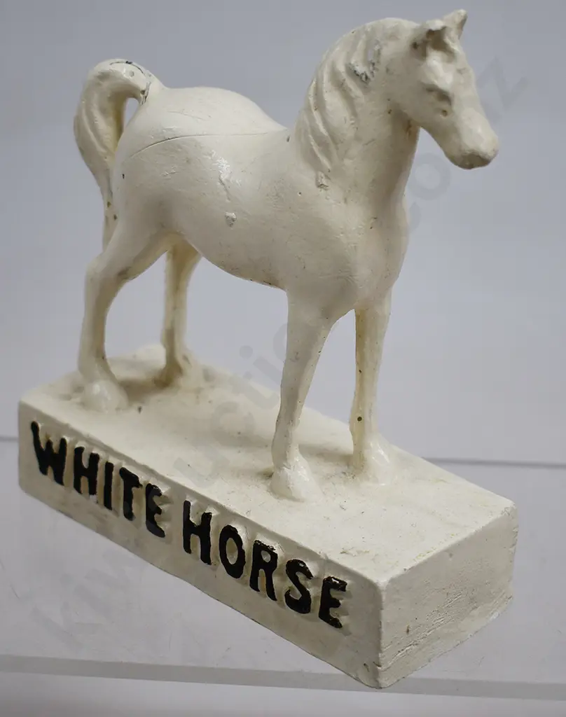 WHITE HORSE WHISKY FIGURE Image 1++