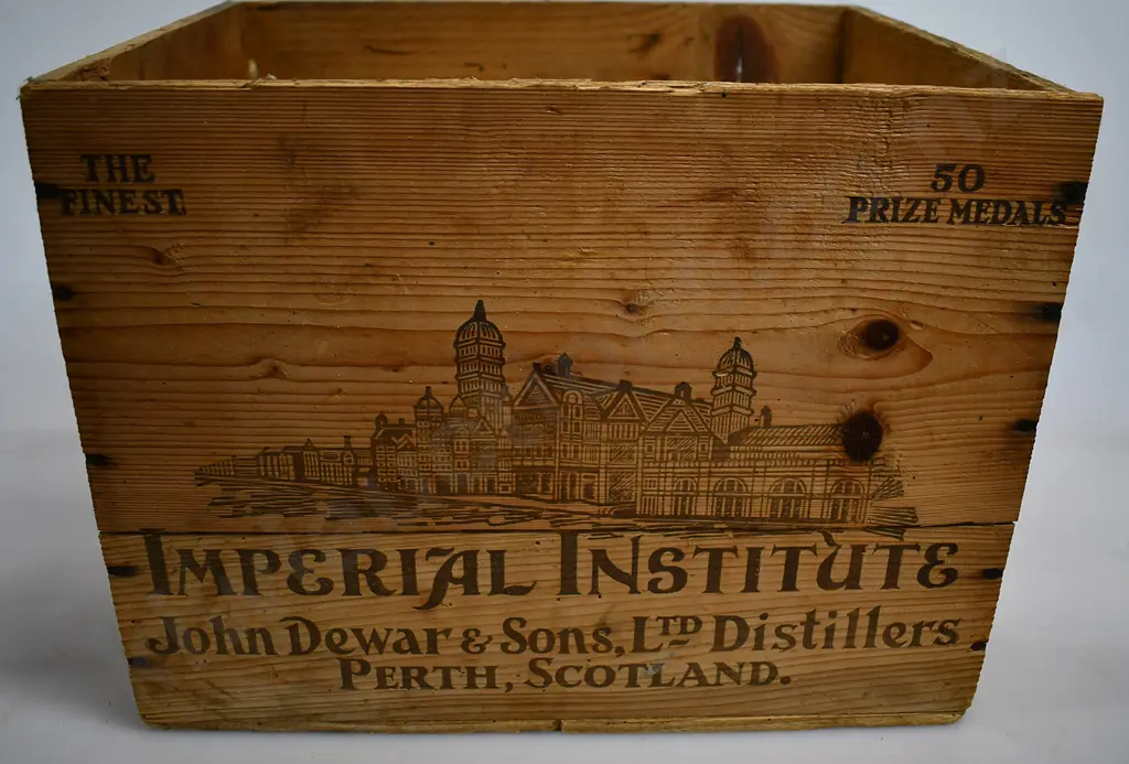 DEWAR"S IMPERIAL INSTITUTE WOODEN BOX Image 1++