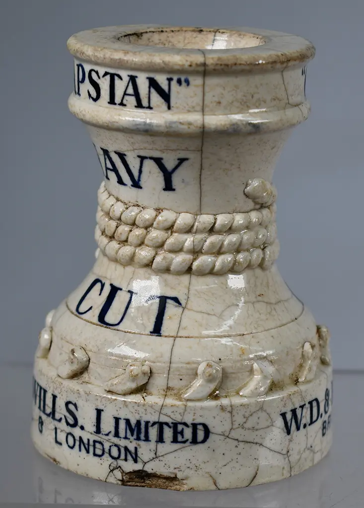 CAPSTAN NAVY CUT VESTA HOLDER Image 1++