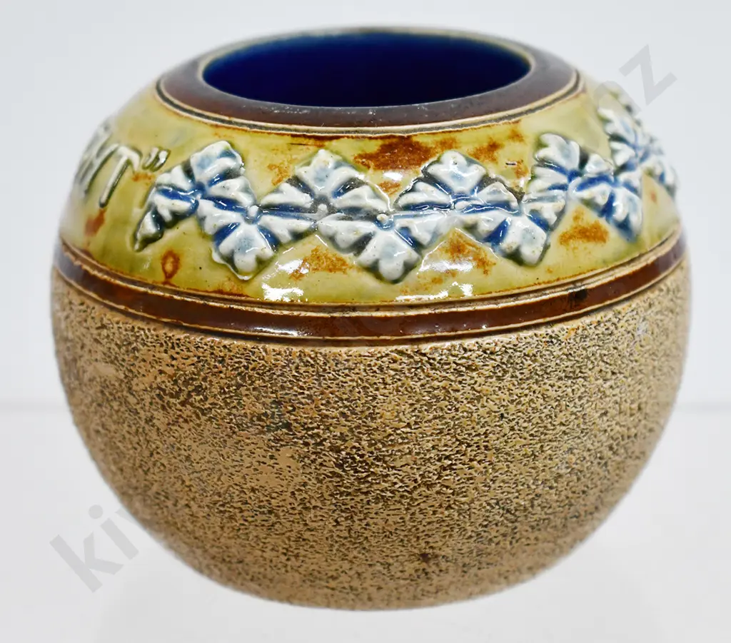 SHEW US A LIGHT DOULTON MATCH STRIKER Image 1++