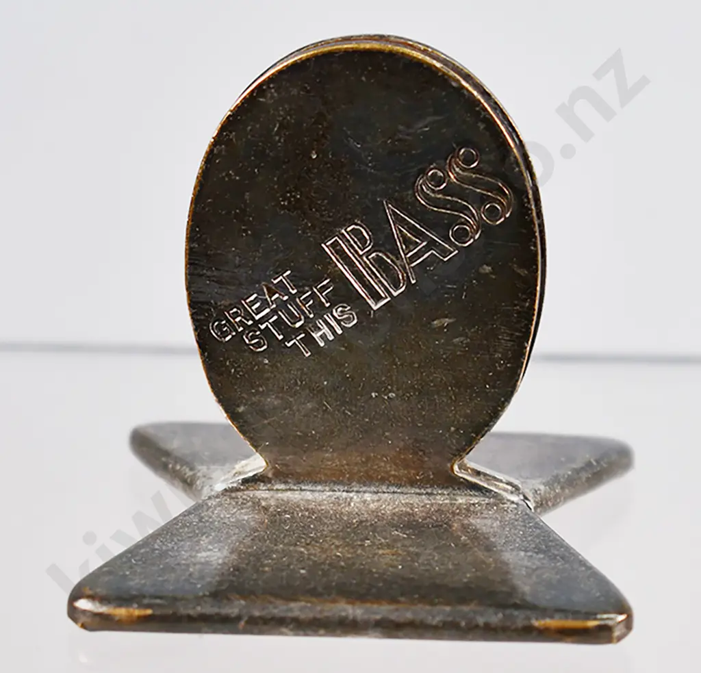 BASS & CO PALE ALE MENU HOLDER Image 1++