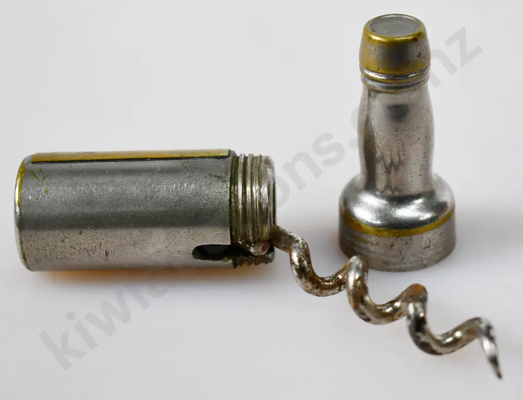 DEWAR'S OLD HIGHLAND WHISKY CORKSCREW Image 1++