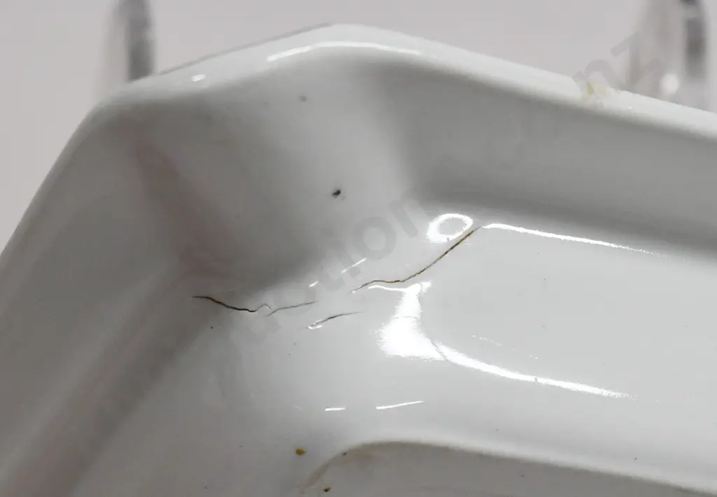 BLACK & WHITE SCOTCH WHISKY ASHTRAY Image 1++