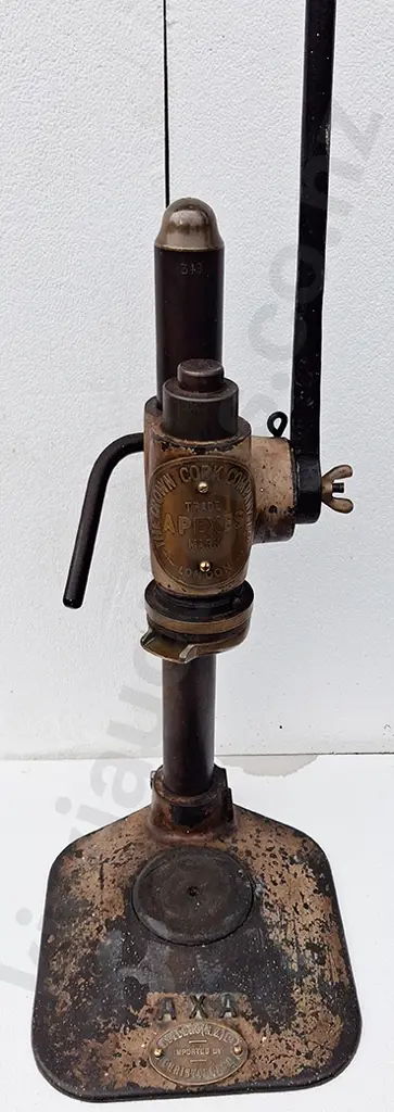 THE CROWN CORKER EARLY CORKING MACHINE Image 1++
