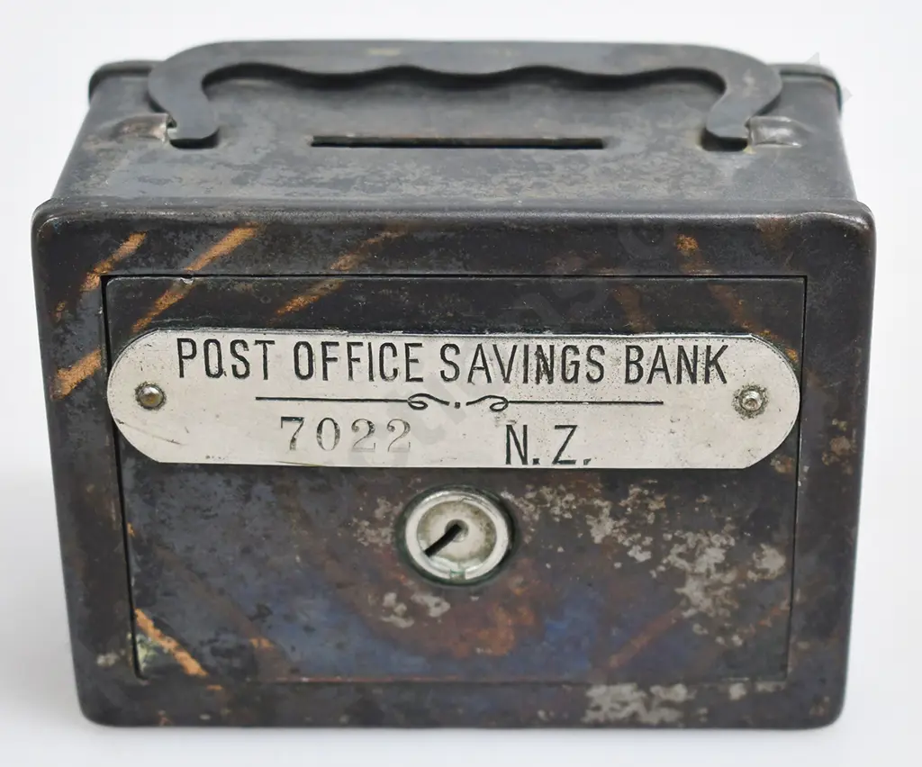 NEW ZEALAND POST OFFICE SAVINGS BANK MONEY BOX Image 1++