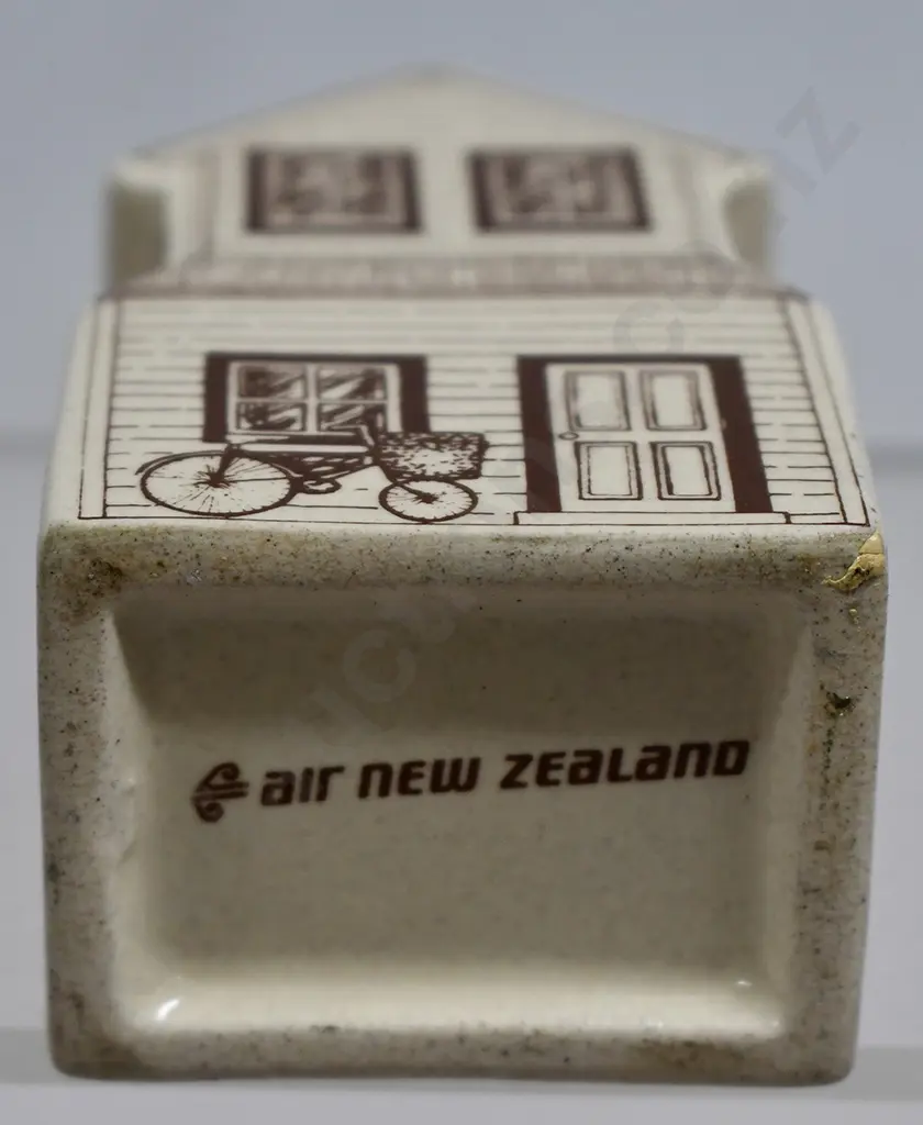 AIR NEW ZEALAND MINI BUILDING, J.R. HOPE BUTCHER Image 1++