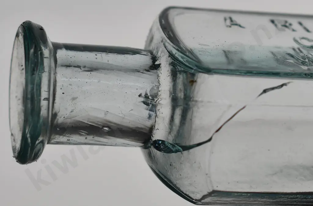 TOWNSON, RICHARDSON WESTPORT CHEMIST BOTTLES Image 1++