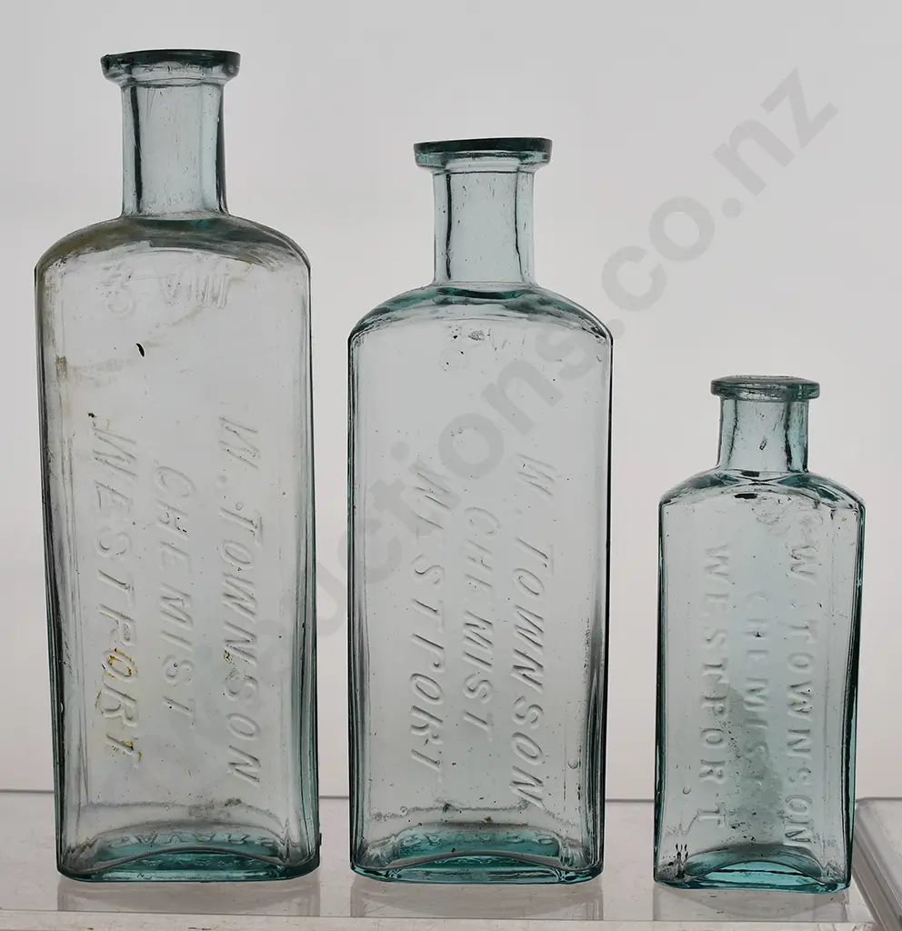 TOWNSON, RICHARDSON WESTPORT CHEMIST BOTTLES Image 1++