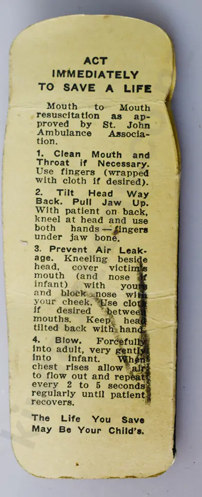 HAYWARDS CHOW CHOW ADVERTISING NEEDLE HOLDER Image 1++