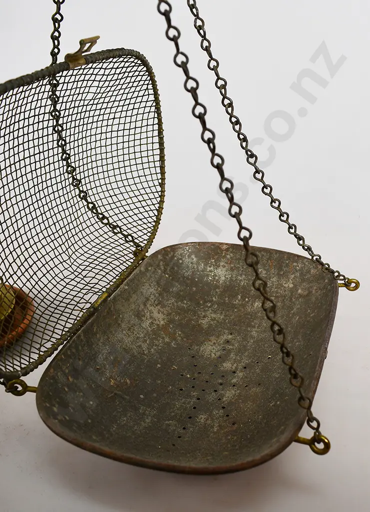 BOXED FISHMONGERS WEIGHING SCALES Image 1++