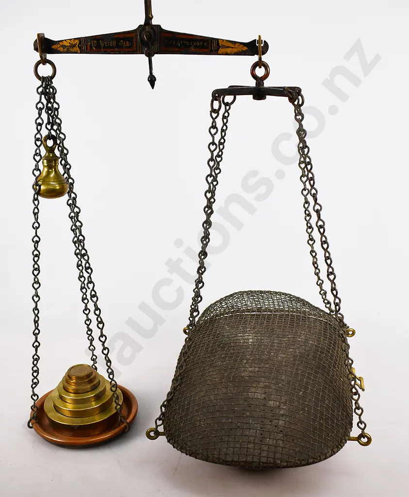 BOXED FISHMONGERS WEIGHING SCALES Image 1++