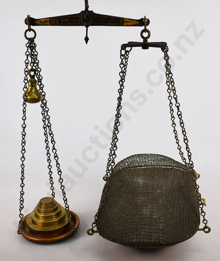 BOXED FISHMONGERS WEIGHING SCALES Image 1++