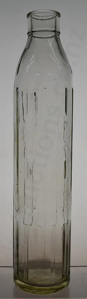 SHELL QUART OIL BOTTLE Image 1++