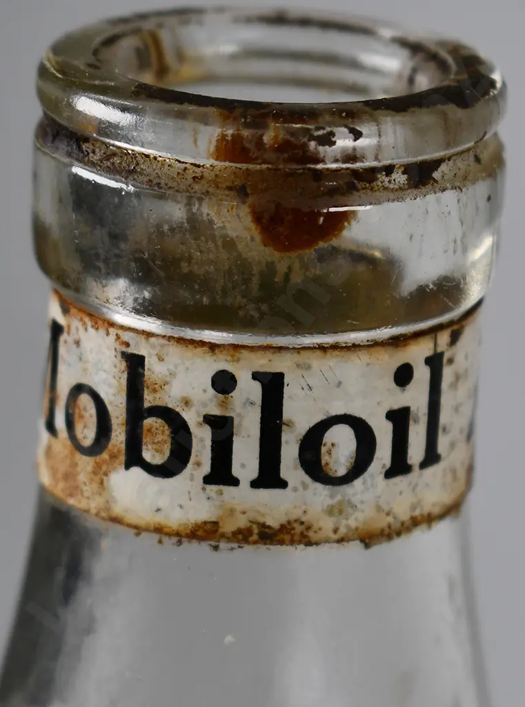 MOBIL AND SHELL PINT OIL BOTTLES Image 1++