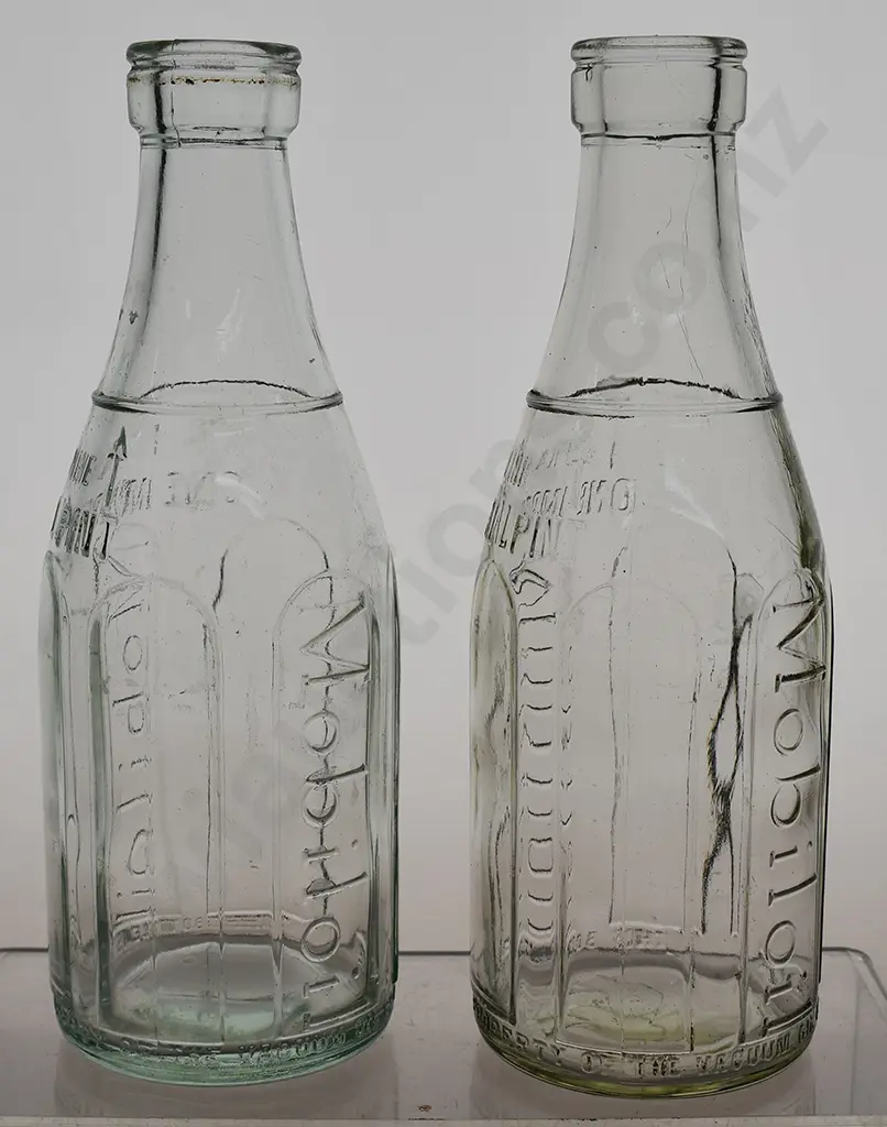 MOBIL PINT OIL BOTTLES Image 1++