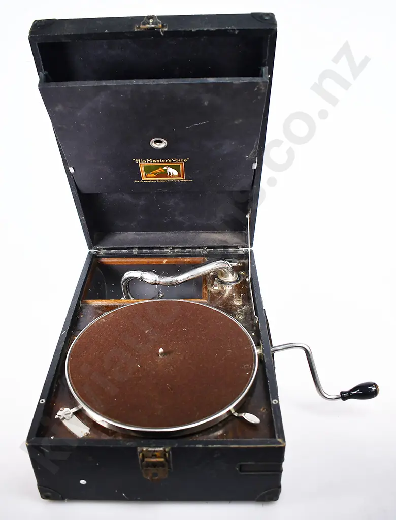 HIS MASTERS VOICE PORTABLE GRAMOPHONE Image 1++