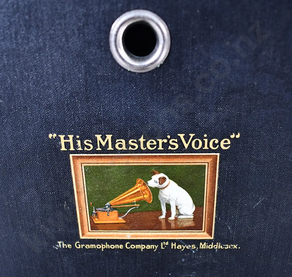 HIS MASTERS VOICE PORTABLE GRAMOPHONE Image 1++