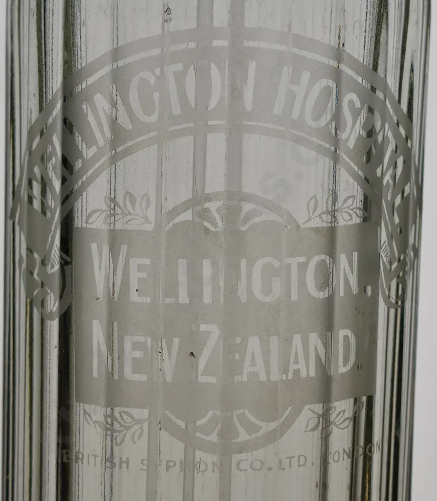 WELLINGTON HOSPITAL SODA SYPHON Image 1++