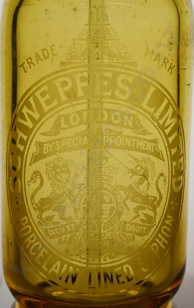 SCHWEPPES SODA SYPHON, AMBER Image 1++