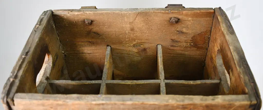 WANGANUI AERATED WATER CO SYPHON CRATE Image 1++
