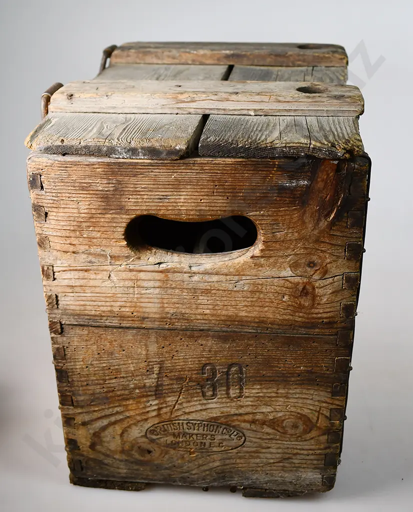 WANGANUI AERATED WATER CO SYPHON CRATE Image 1++