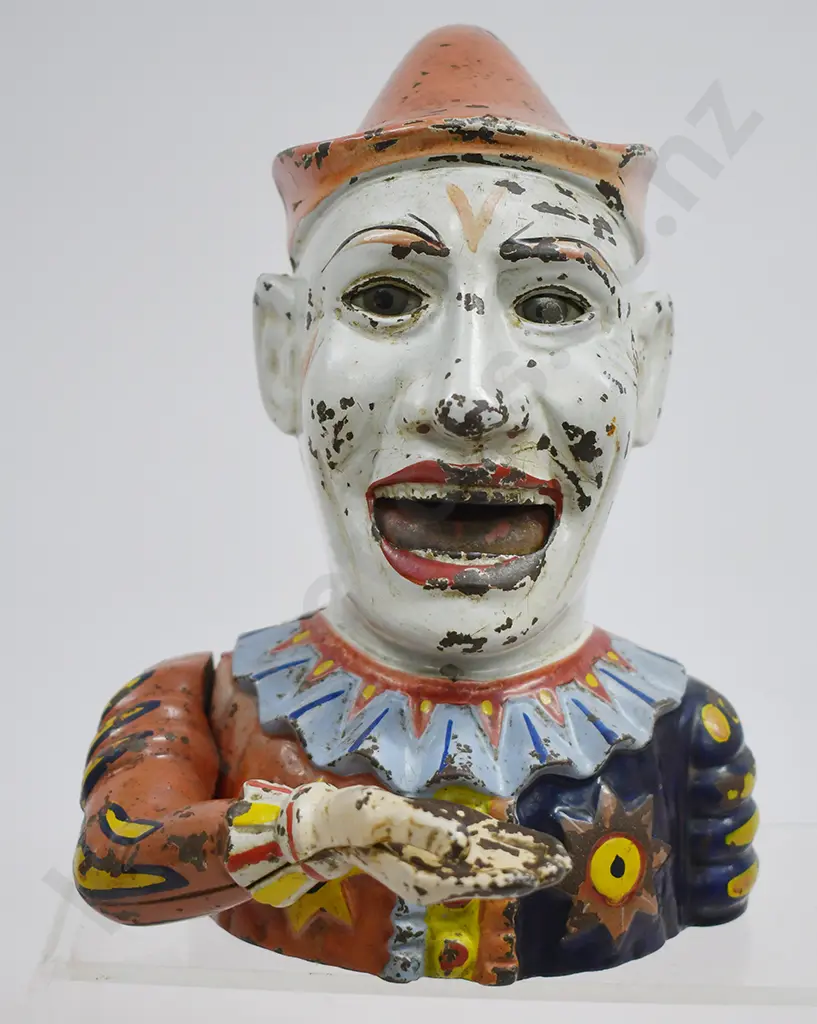 CAST IRON HUMPTY DUMPTY MONEY BANK Image 1++