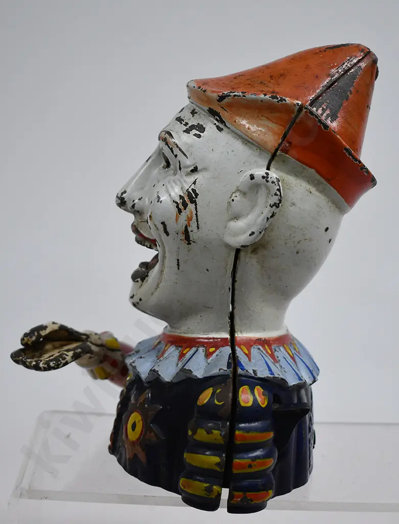 CAST IRON HUMPTY DUMPTY MONEY BANK Image 1++