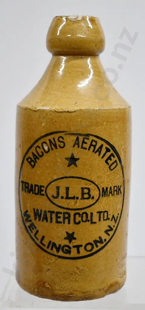 BACONS WELLINGTON GINGER BEER, PHOENIX CROWN TOP Image 1++