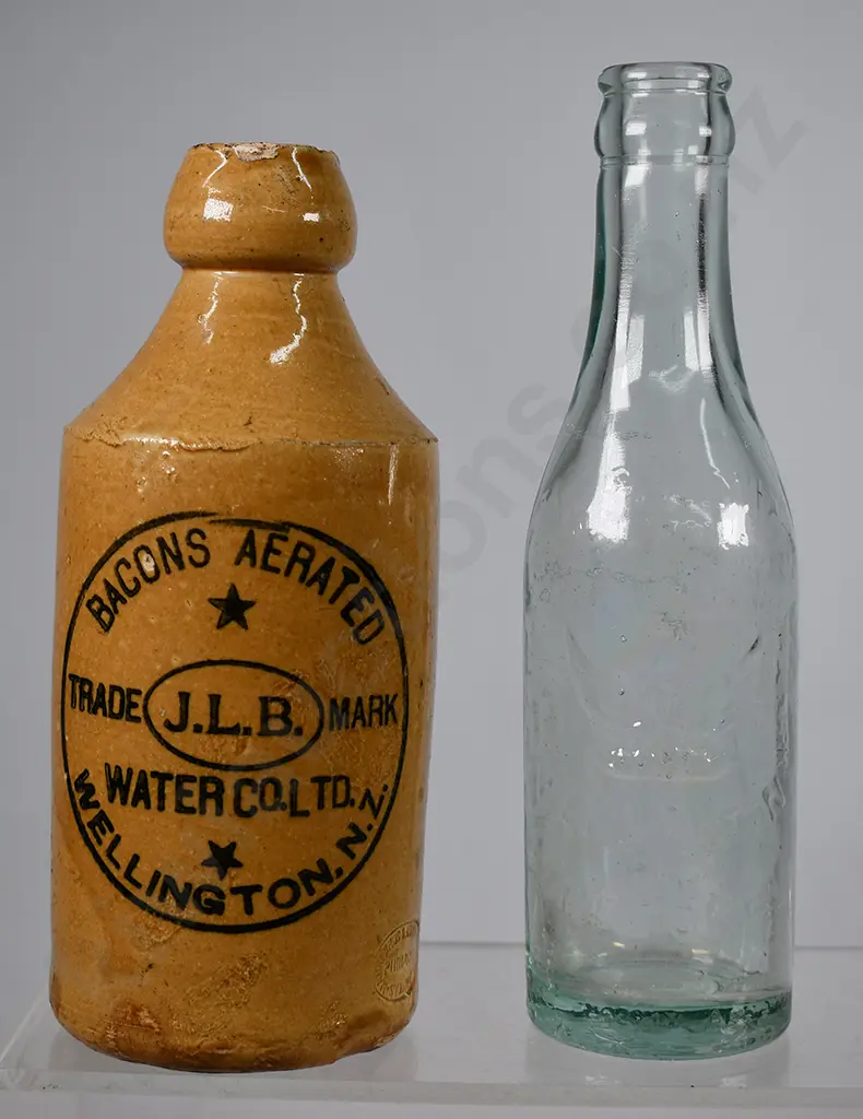 BACONS WELLINGTON GINGER BEER, PHOENIX CROWN TOP Image 1++