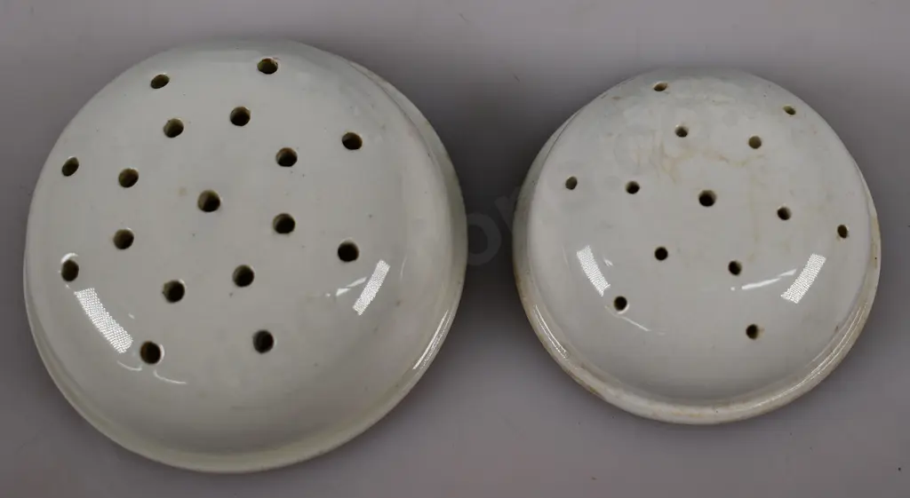 CORNISH WARE FLOUR AND SUGAR SHAKERS Image 1++